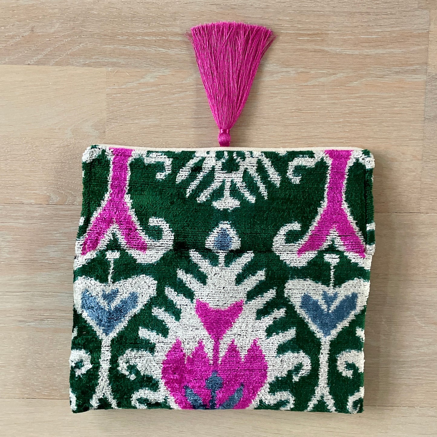 Ikat Clutch Bag La Sperlonga: With gold chain