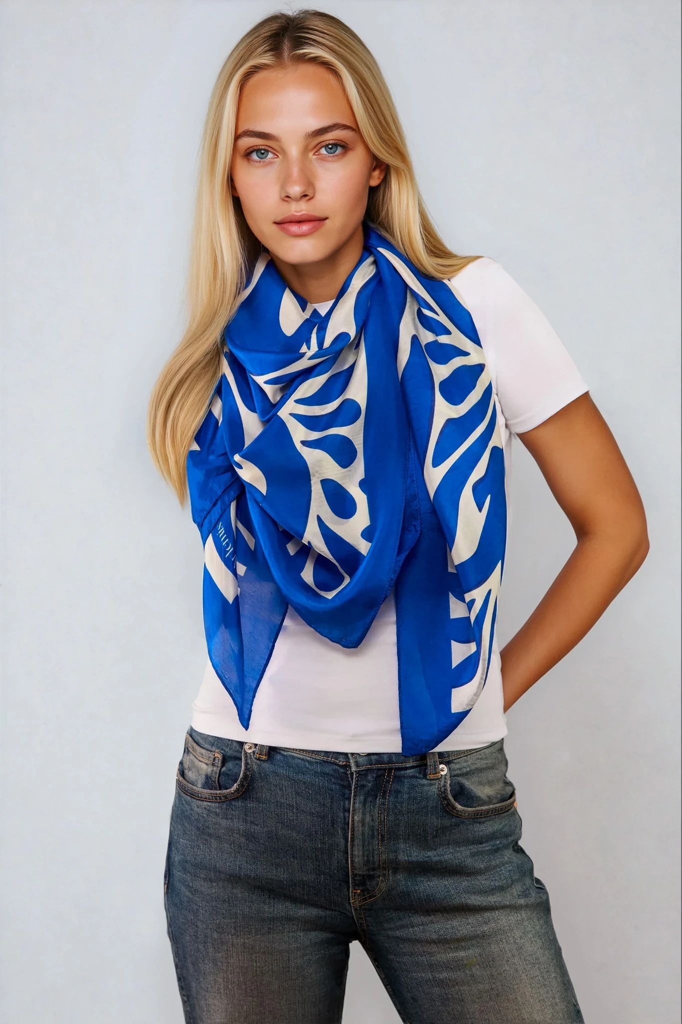 William De Morgan Fantastic Ducks Ivory & Electric Blue Luxury Silk 120x120cm