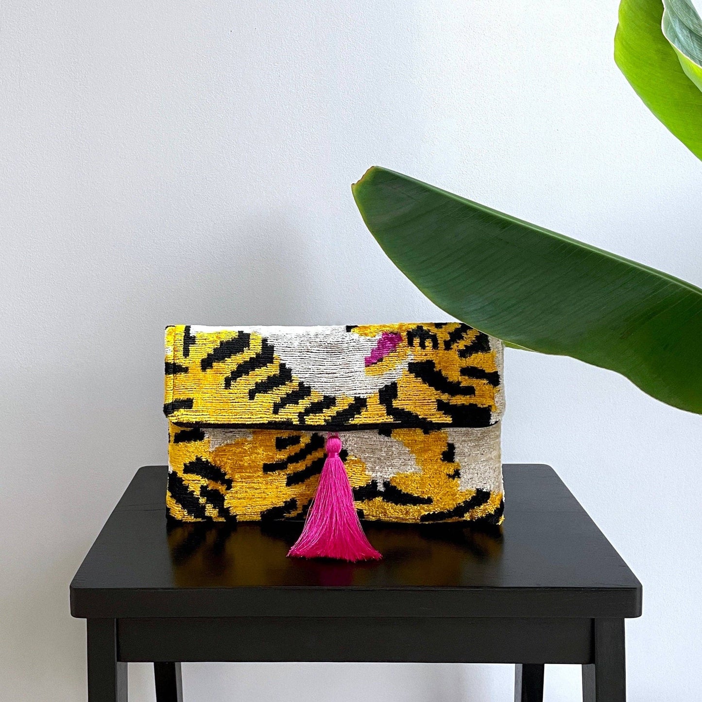 Ikat Tiger Clutch Bag Ischia: With gold chain