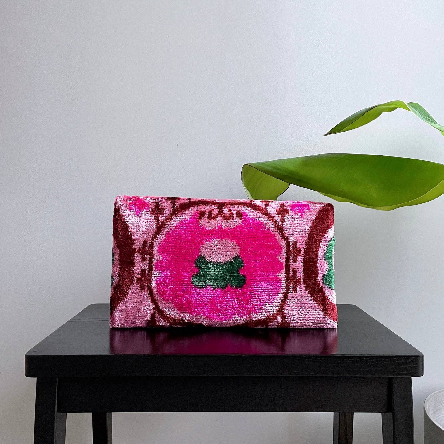 Ikat Clutch Bag La Spezia: With gold chain